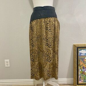 Vintage Bellino Paris Mode Animal Print Skirt, 100% Silk and Fabulous!